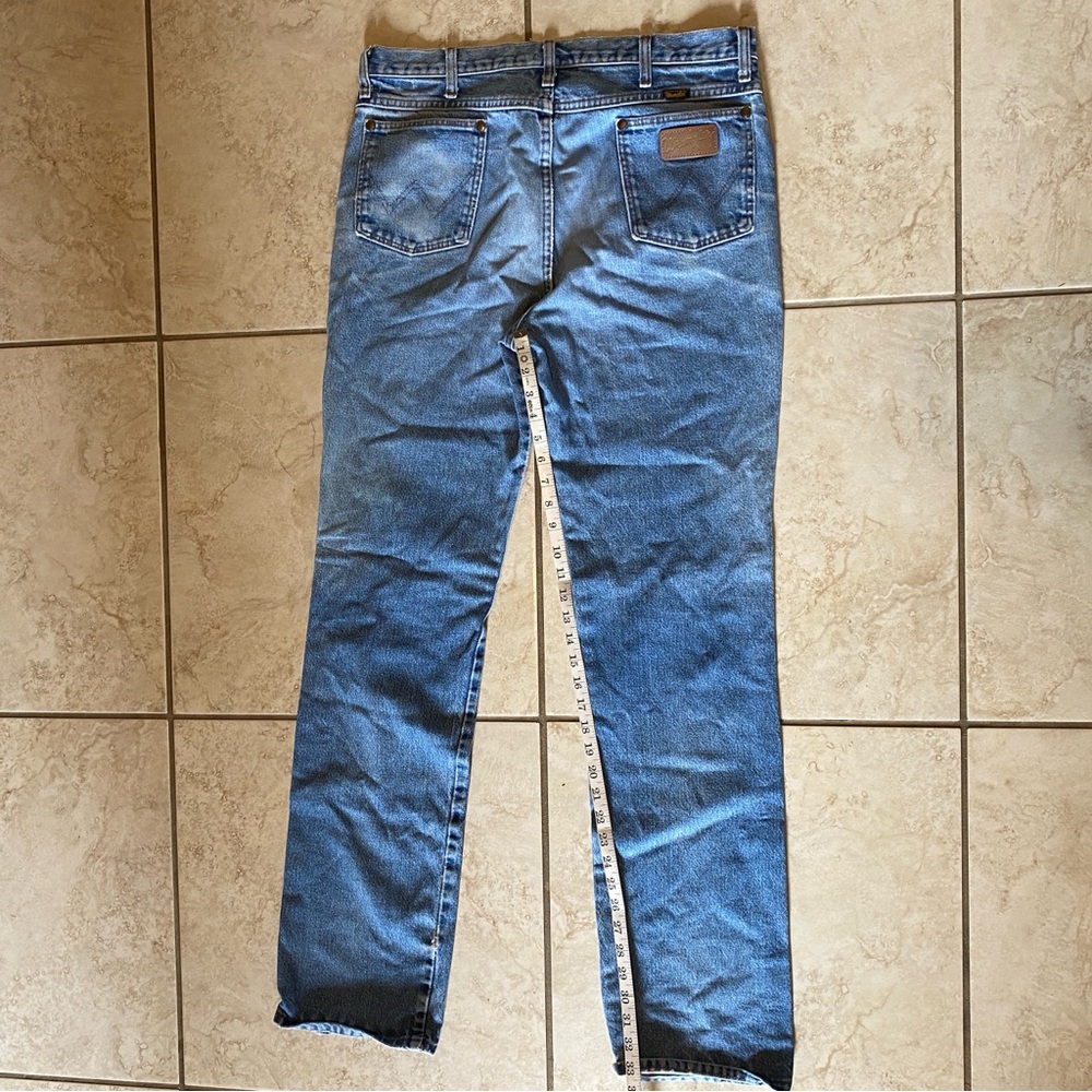 Classic Wrangler Denim Jeans - Picture 7 of 8